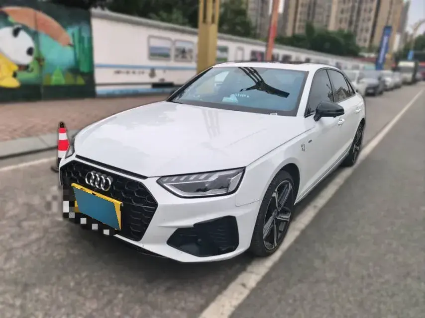 2024 Audi A4L 2.0T 190HP L4 7DCT