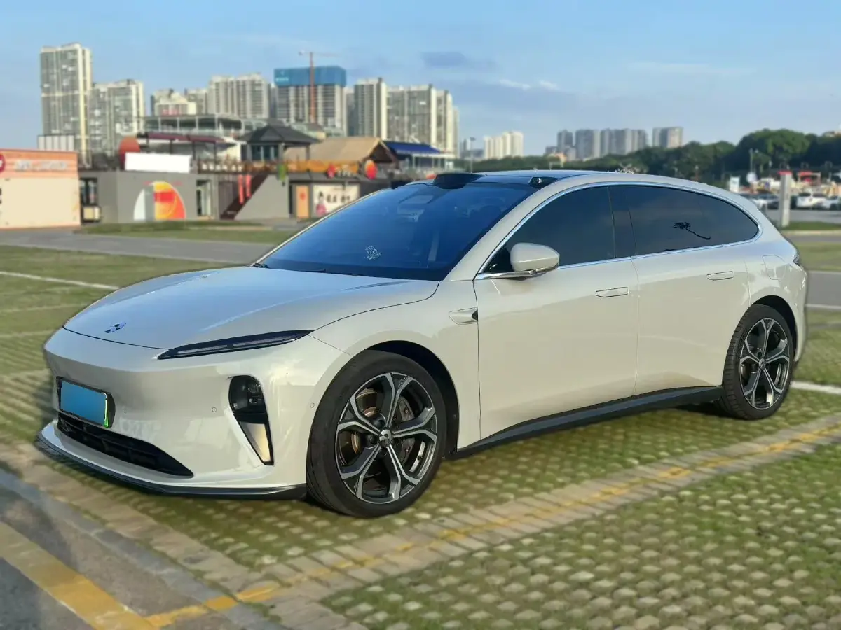 2023 NIO ET5T BEV 75KWH