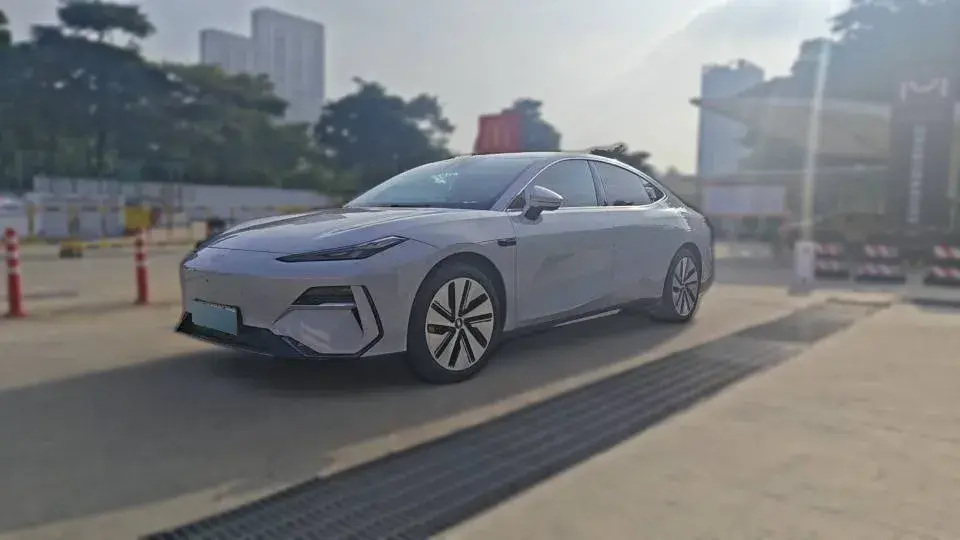 2024 Geely Galaxy E8 BEV 76KWH