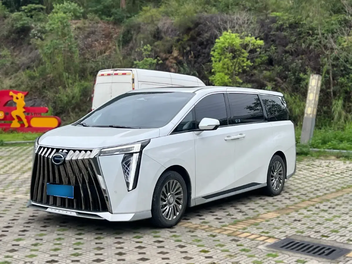 2023 GAC Trumpchi M8 2.0T 190HP L4 E-CVT Hybrid