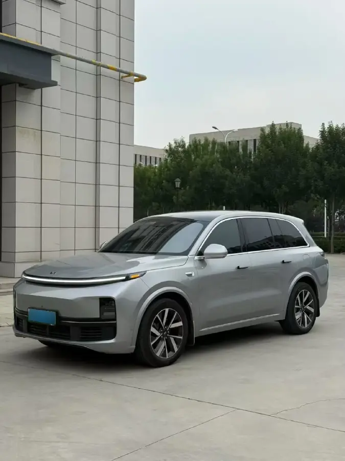 2023 Li L8 Range Extended 154HP REEV 40.9KWH