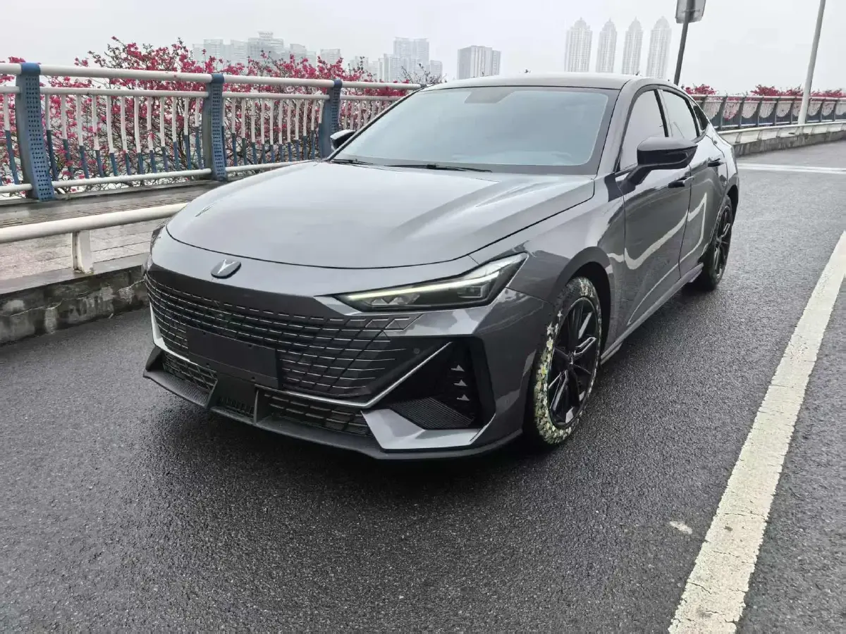 2022 ChangAn UNI-V 1.5T 188HP L4 7DCT