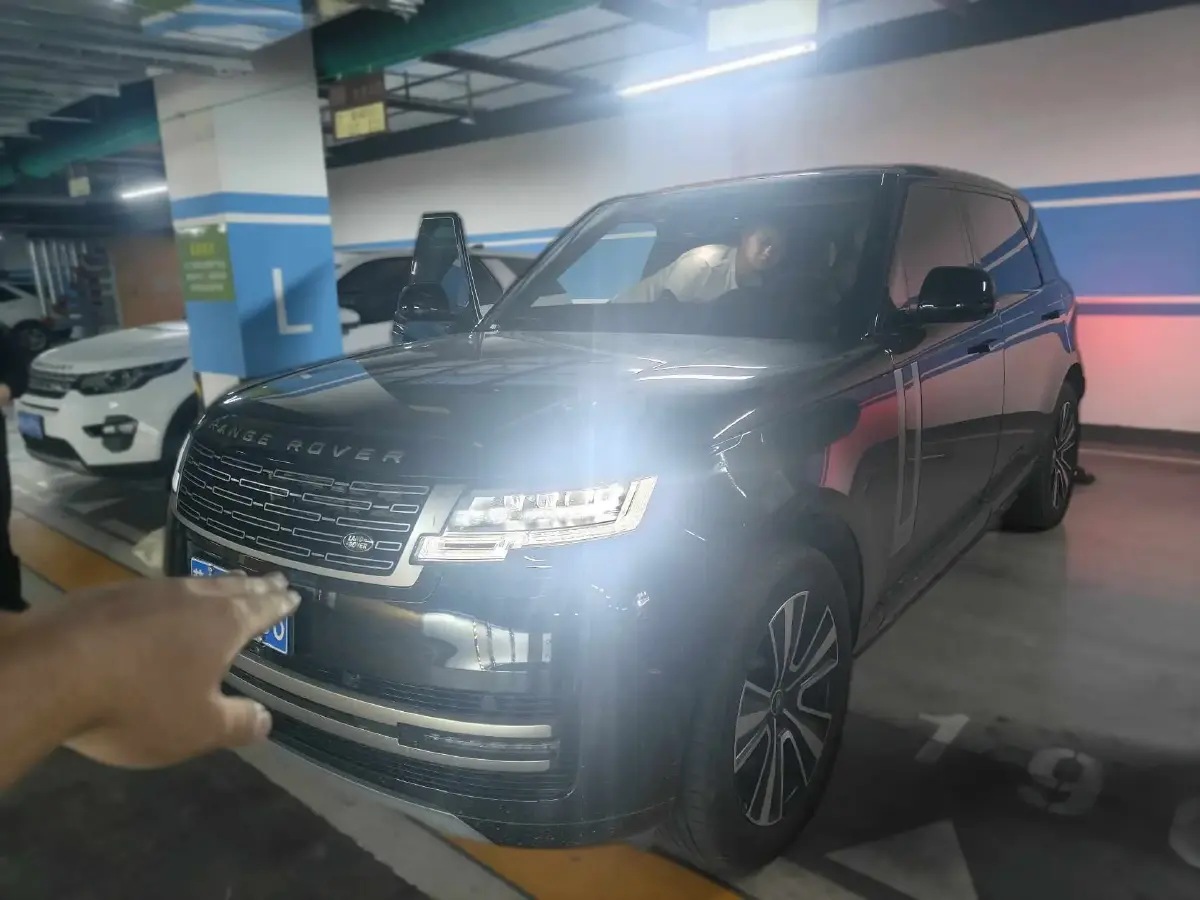 2024 Land Rover Range Rover 3.0T 400HP L6 8AT