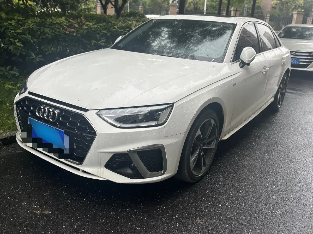 2023 Audi A4L 2.0T 190HP L4 7DCT