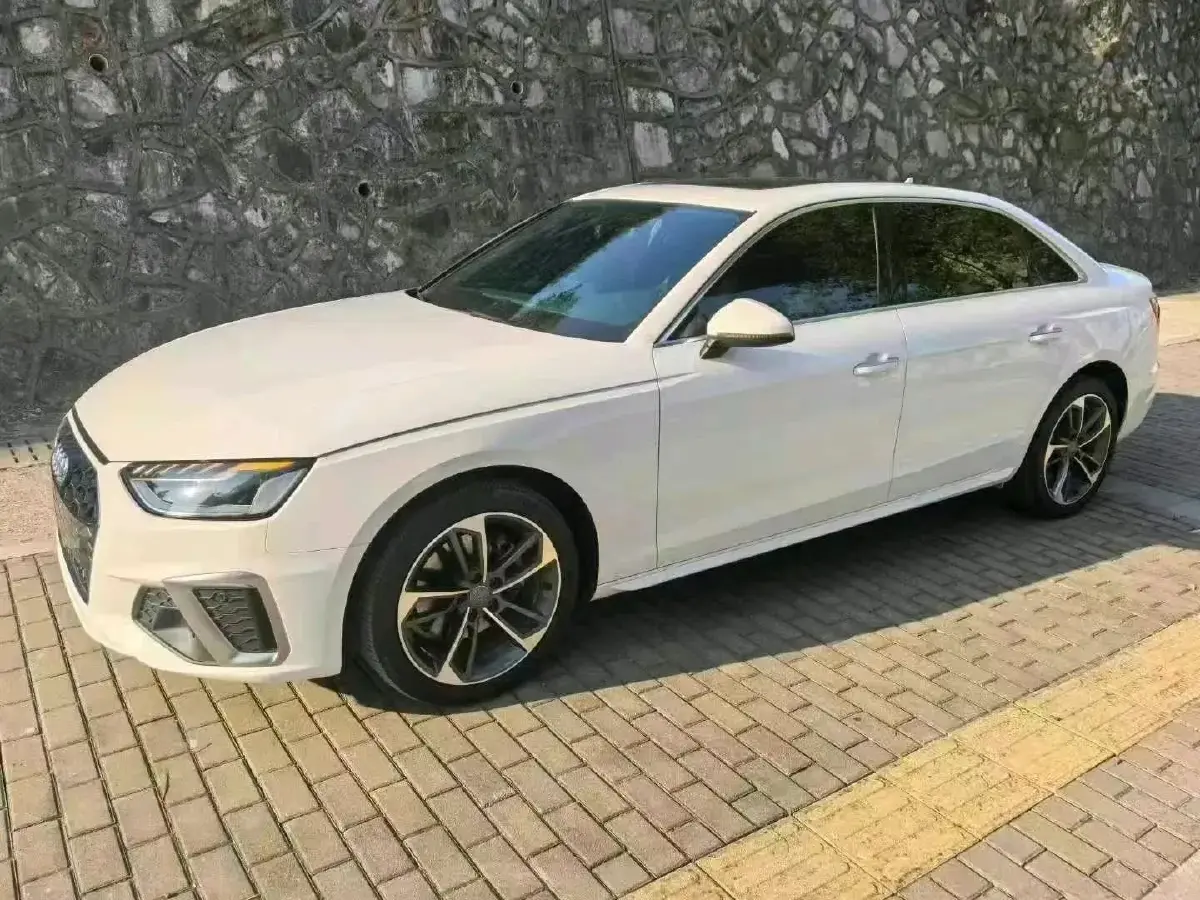 2020 Audi A4L 2.0T 190HP L4 7DCT