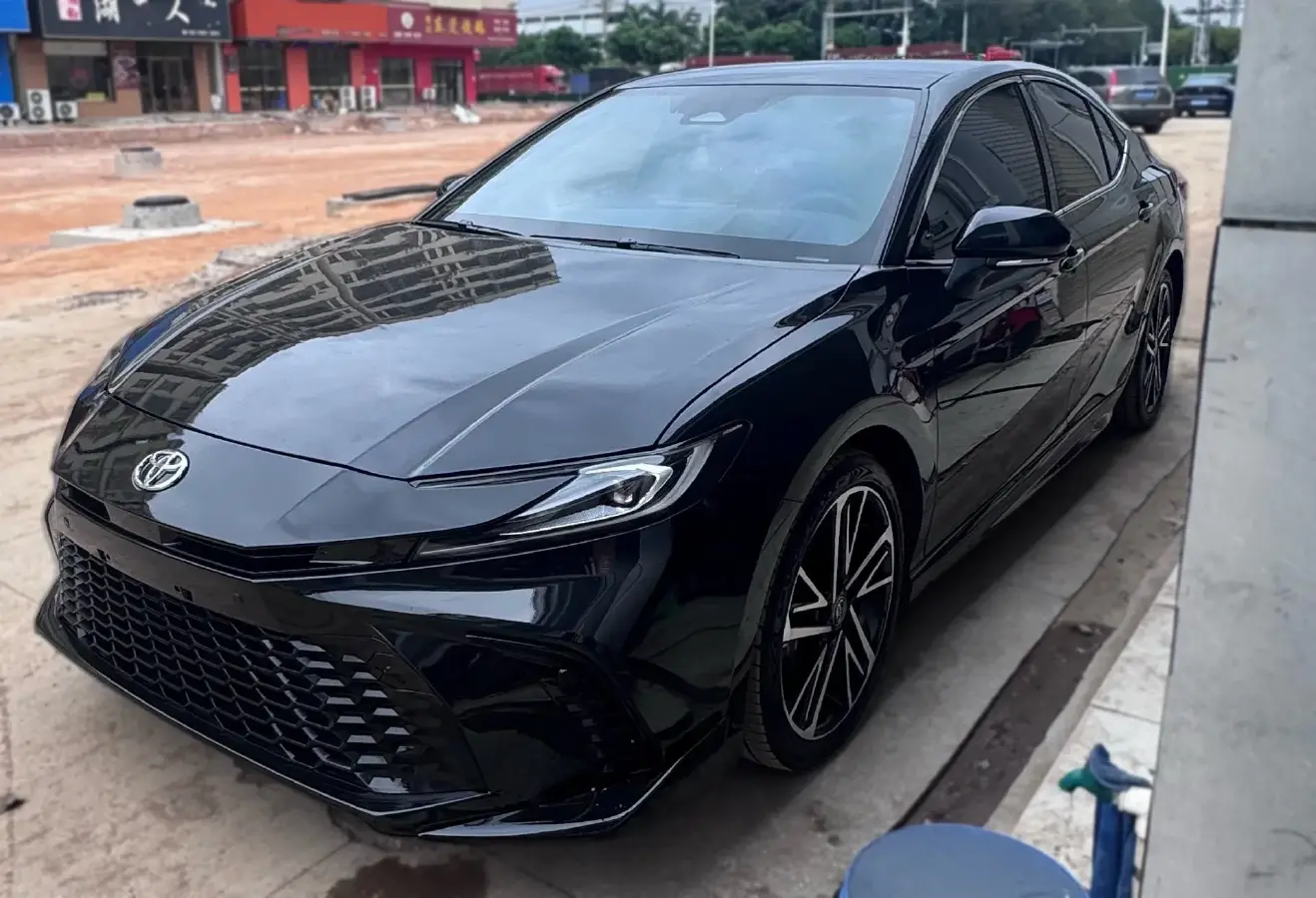 2024 Toyota Camry 2.0L 152HP L4 E-CVT Hybrid