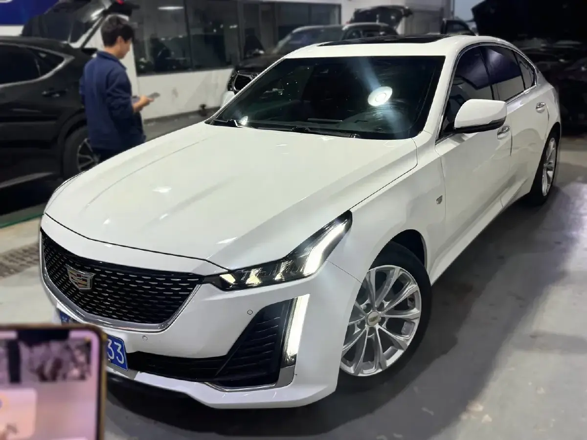 2022 Cadillac CT5 2.0T 237HP L4 10AT