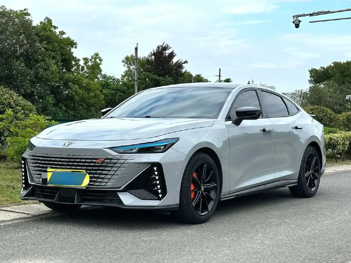 2022 ChangAn UNI-V 1.5T 188HP L4 7DCT