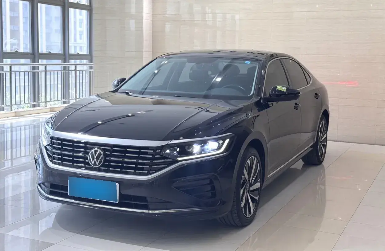 2023 Volkswagen Passat 2.0T 186HP L4 7DCT