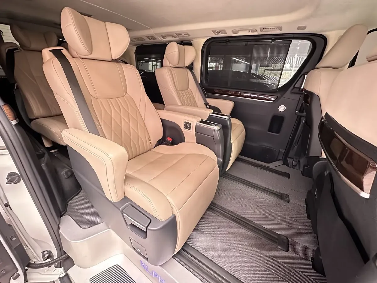 2015 Higer H6C 2.8T 143HP L4 5MT,autocango,china used car exporter,china ev exporter,chinese used car exporter,chinese used ev exporter