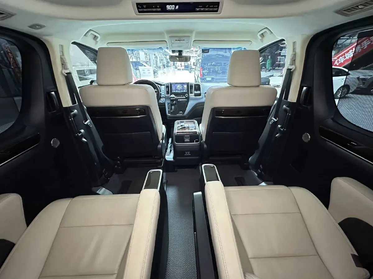 2015 Higer H6C 2.8T 143HP L4 5MT,autocango,china used car exporter,china ev exporter,chinese used car exporter,chinese used ev exporter