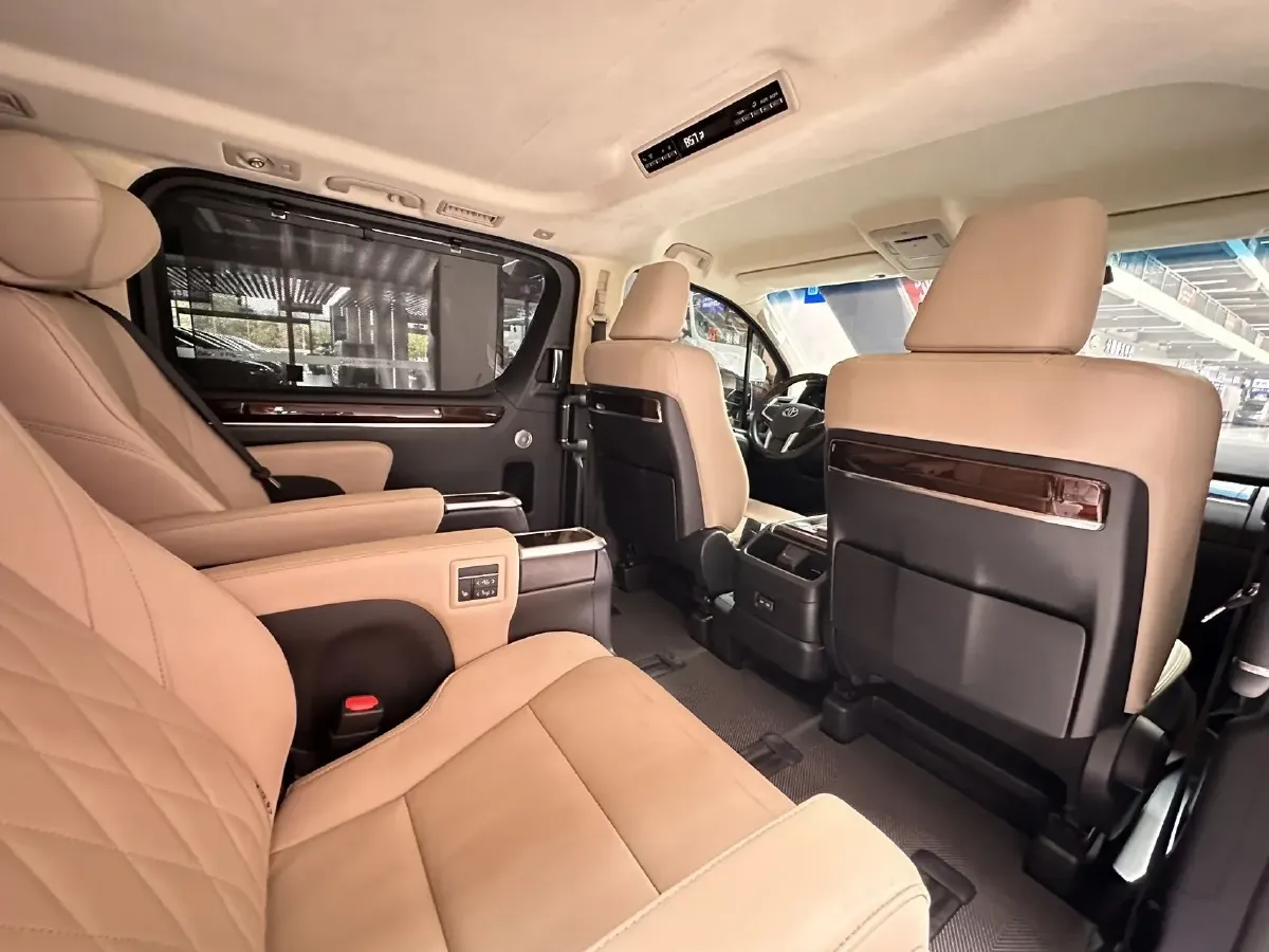 2015 Higer H6C 2.8T 143HP L4 5MT,autocango,china used car exporter,china ev exporter,chinese used car exporter,chinese used ev exporter