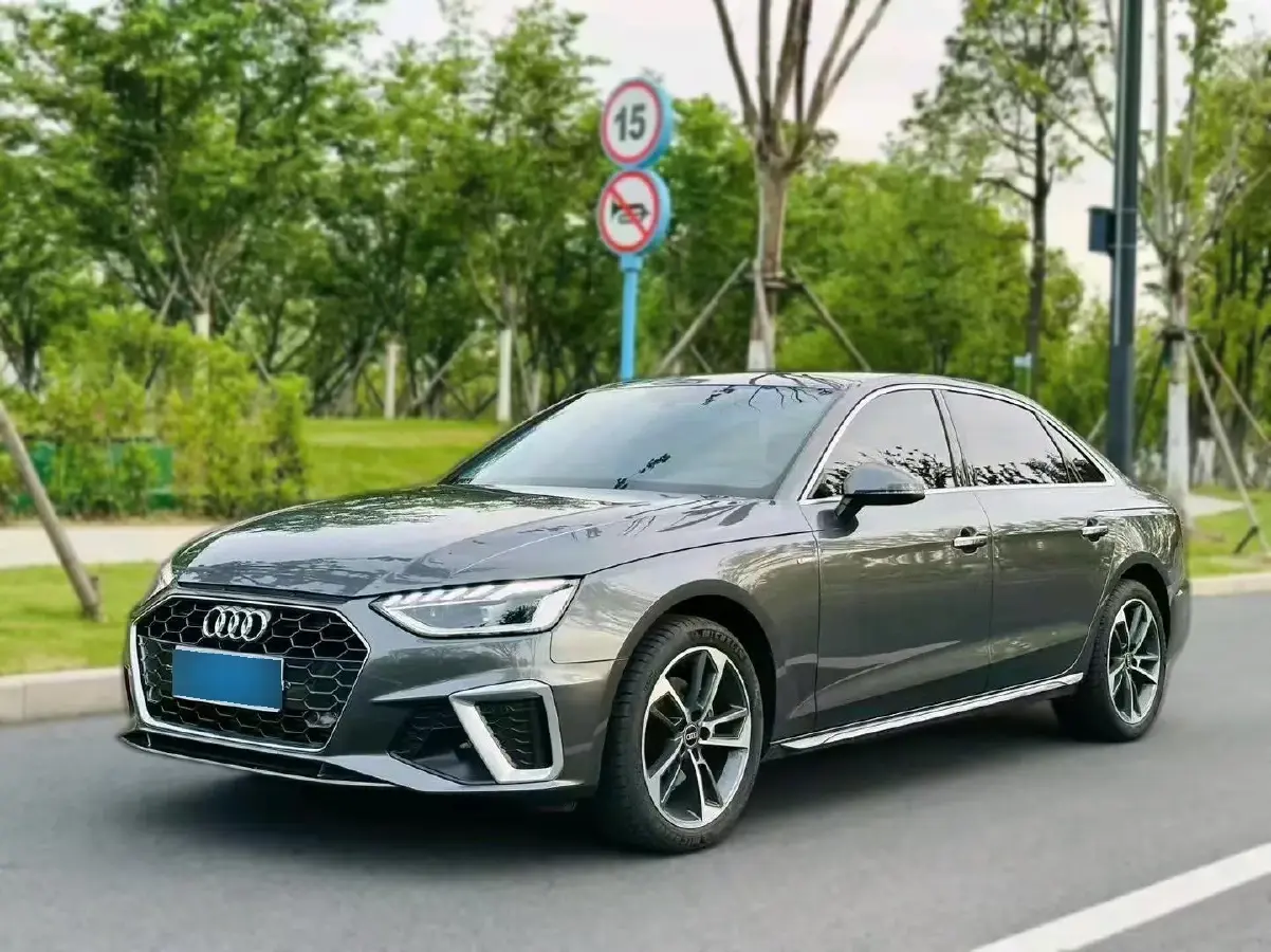 2023 Audi A4L 2.0T 190HP L4 7DCT