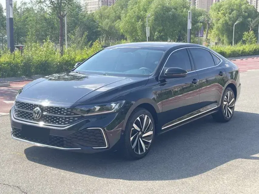 2022 Volkswagen Passat 2.0T 186HP L4 7DCT