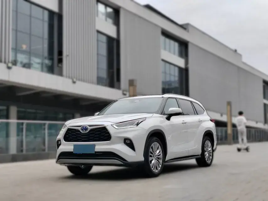 2022 Toyota Highlander 2.5L 192HP L4 E-CVT Hybrid