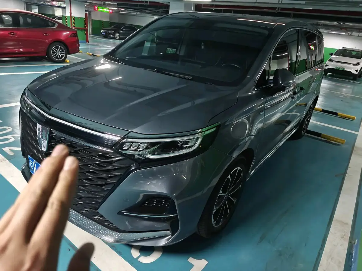 2022 Roewe iMAX8 2.0T 234HP L4 8AT