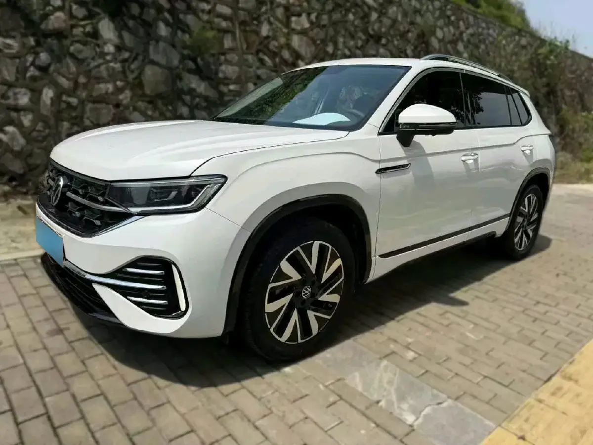 2023 Volkswagen Tayron 2.0T 220HP L4 7DCT