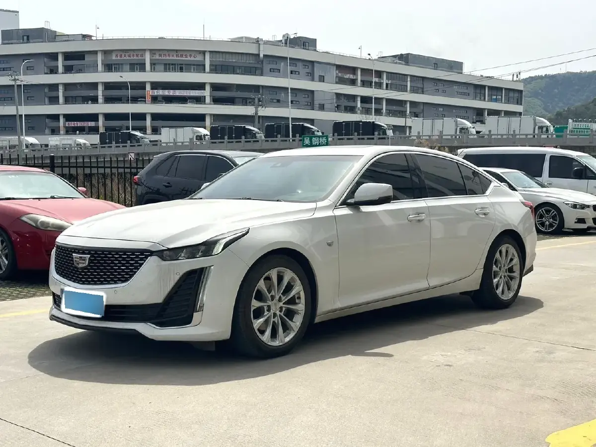 2022 Cadillac CT5 2.0T 237HP L4 10AT