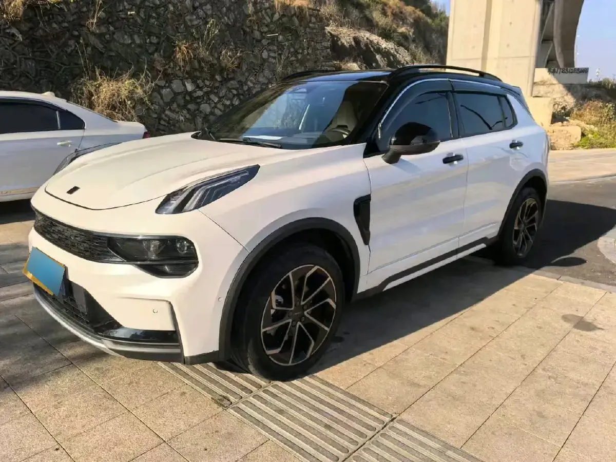 2022 LYNK&CO 01 EM-P 1.5T 180HP L3 7DCT PHEV 17.7KWH