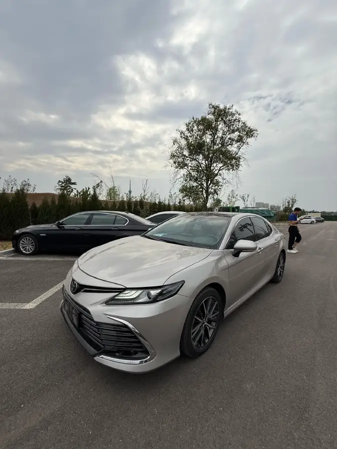 2021 Toyota Camry 2.5L 209HP L4 8AT