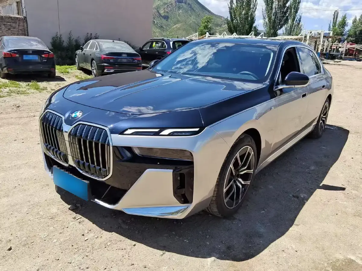 2023 BMW 7 Series 3.0T 272HP L6 8AT
