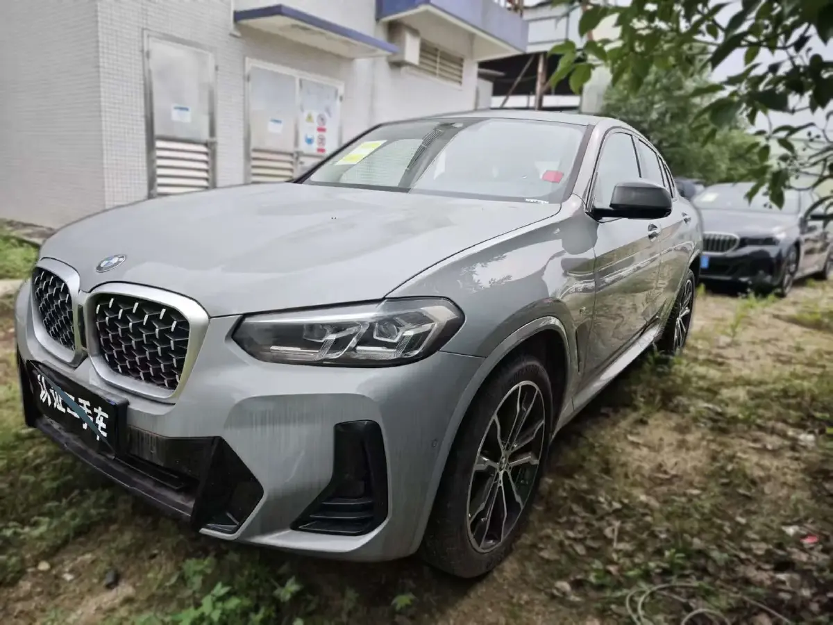 2022 BMW X4 2.0T 245HP L4 8AT