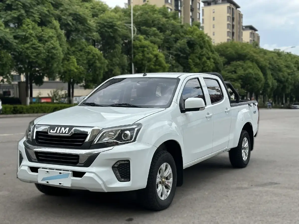 2023 Isuzu Jim 2.5T 143HP L4 6MT