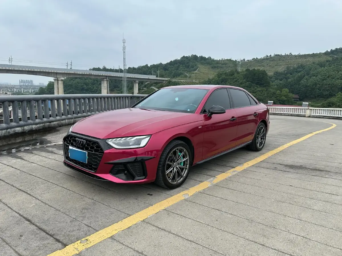 2023 Audi A4L 2.0T 190HP L4 7DCT