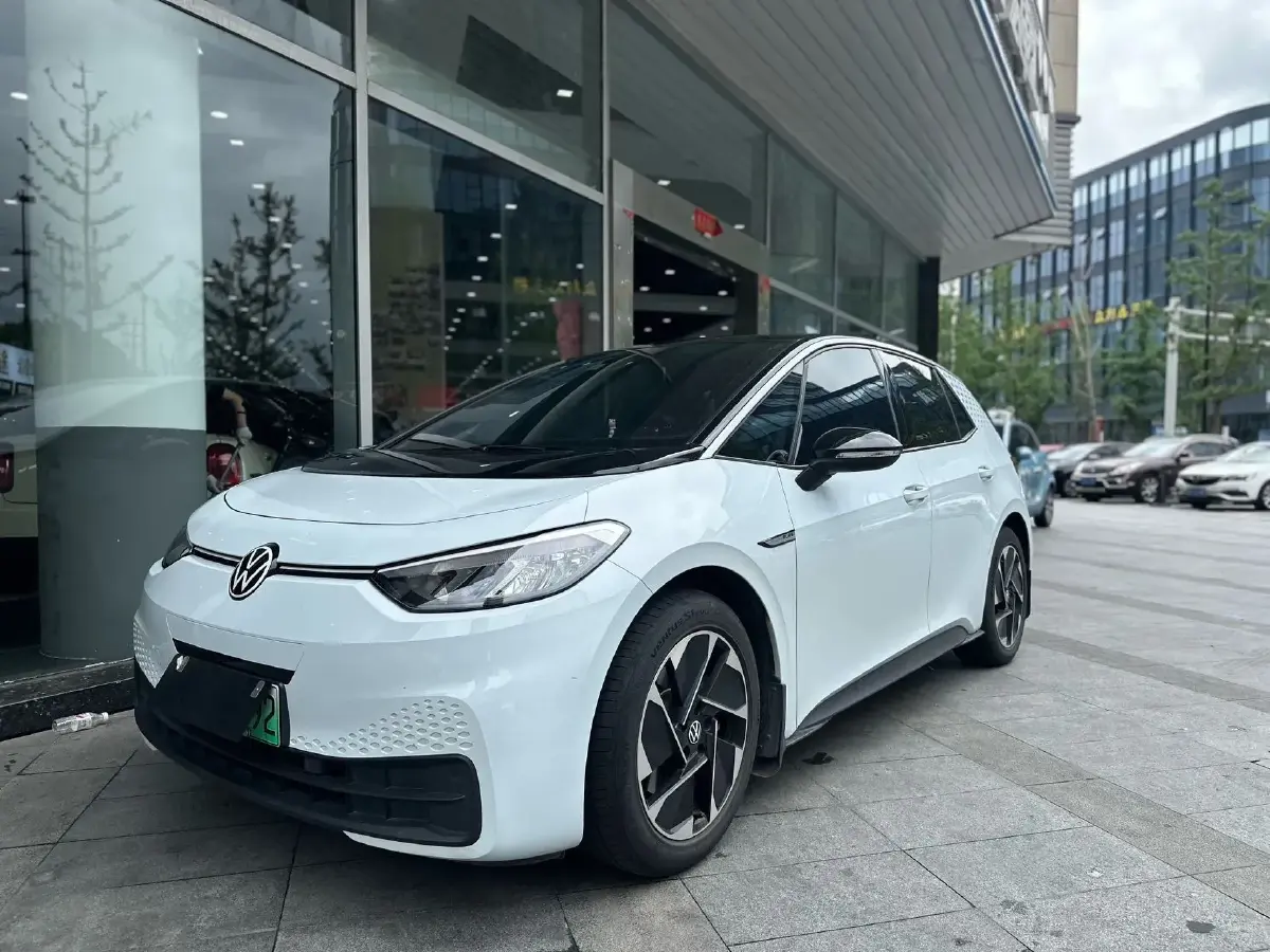 2023 Volkswagen ID.3 BEV 52.8KWH