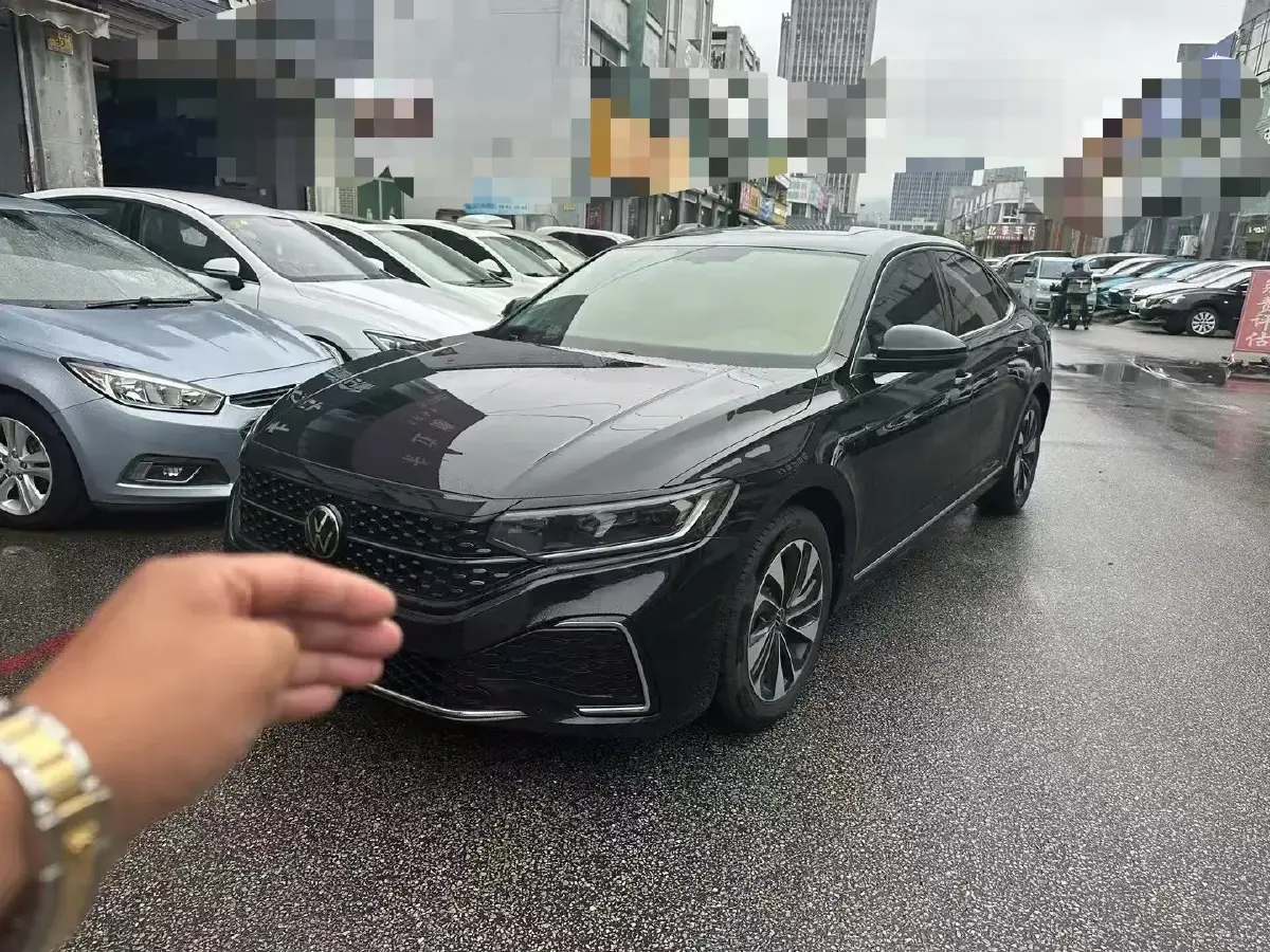 2023 Volkswagen Passat 2.0T 186HP L4 7DCT