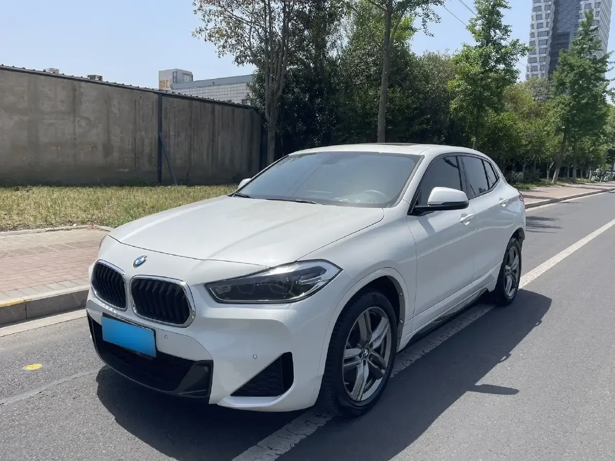 2022 BMW X2 2.0T 192HP L4 7DCT