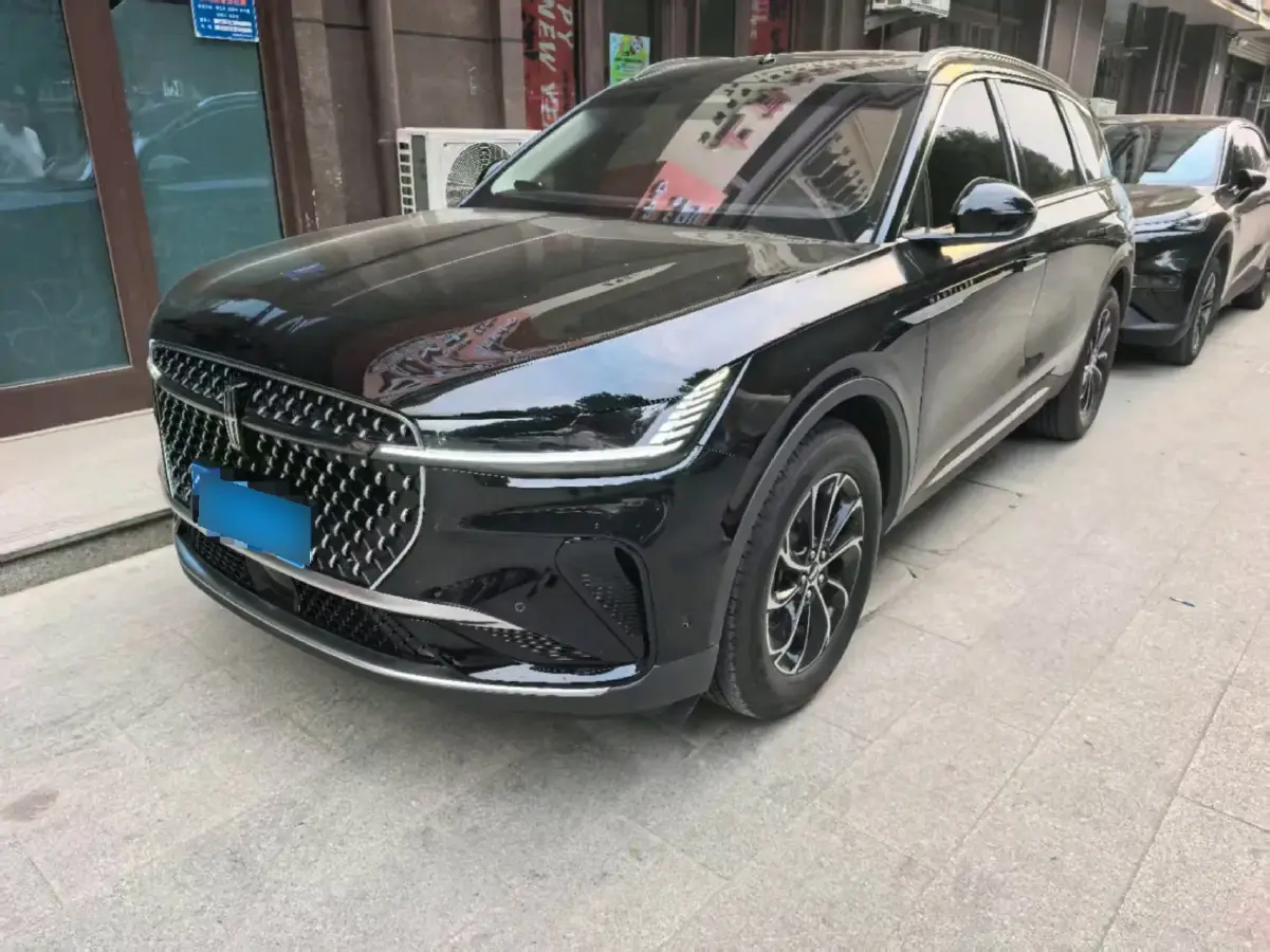 2023 Lincoln Nautilus 2.0T 261HP L4 8AT