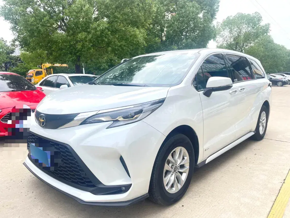 2024 Toyota Granvia 2.5L 189HP L4 E-CVT Hybrid