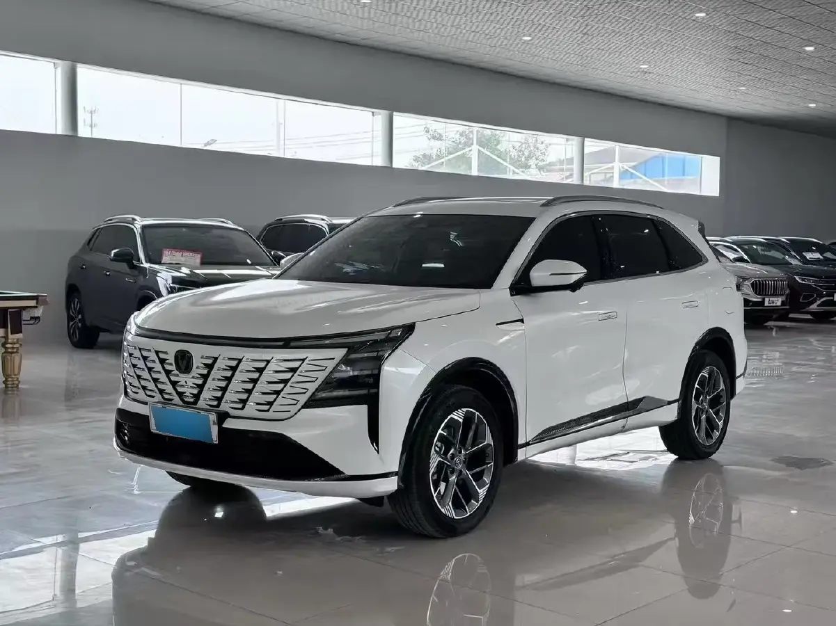 2025 ChangAn CS75 Plus 1.5T 192HP L4 8AT