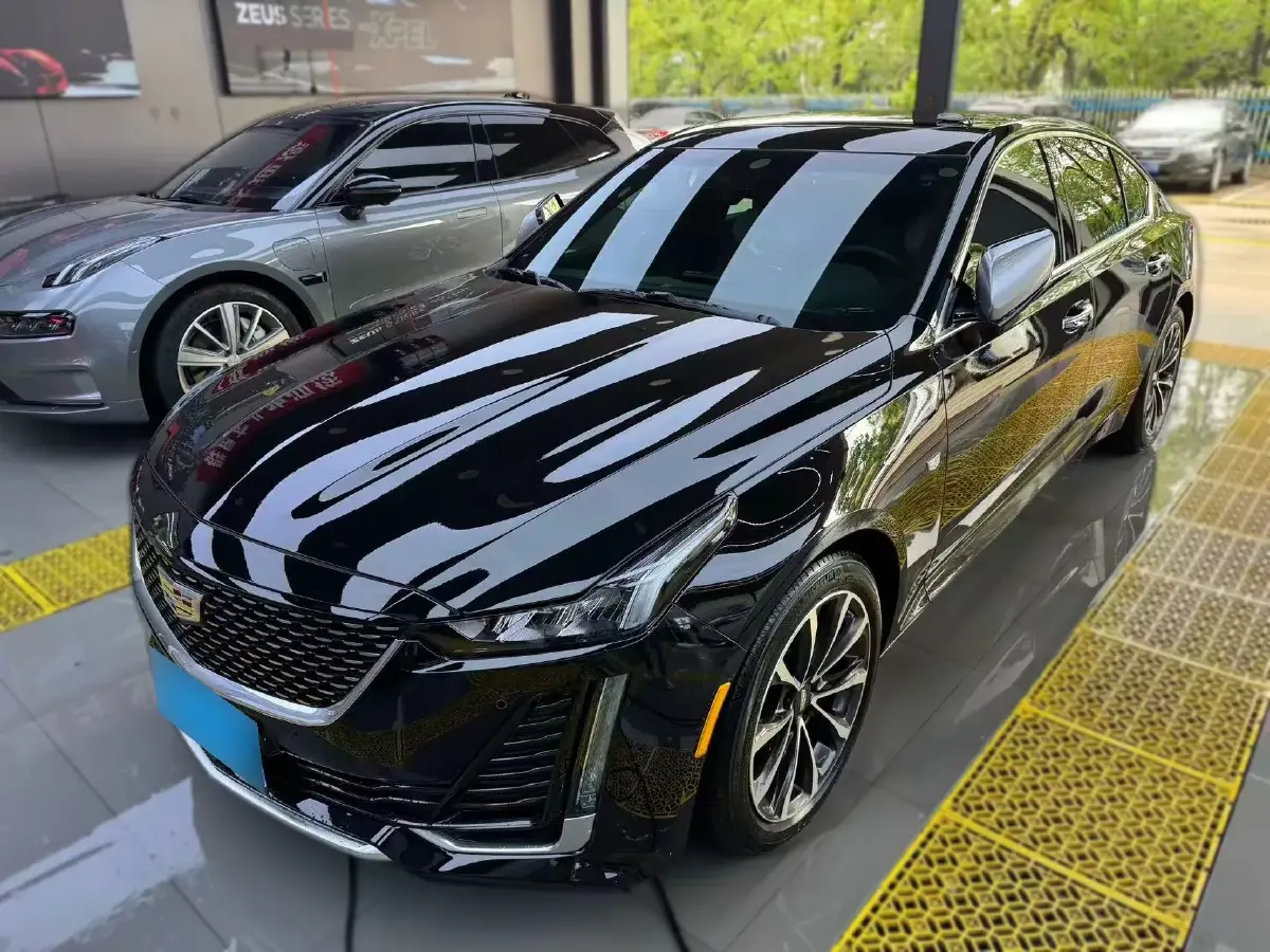 2022 Cadillac CT5 2.0T 237HP L4 10AT