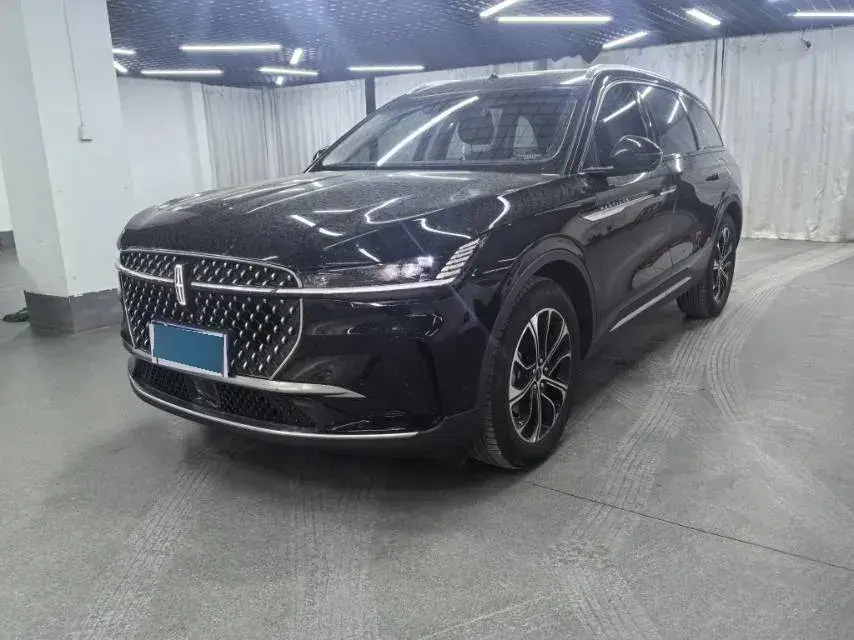 2023 Lincoln Nautilus 2.0T 261HP L4 8AT