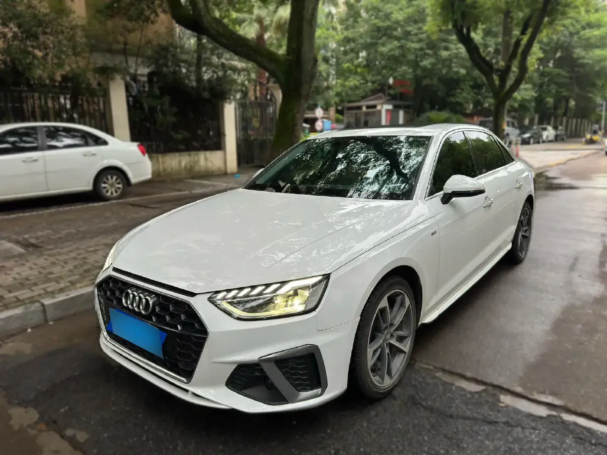 2023 Audi A4L 2.0T 190HP L4 7DCT