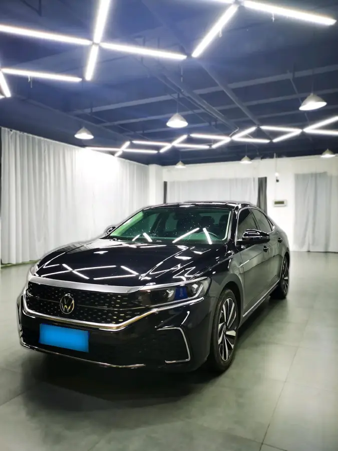 2022 Volkswagen Passat 2.0T 186HP L4 7DCT