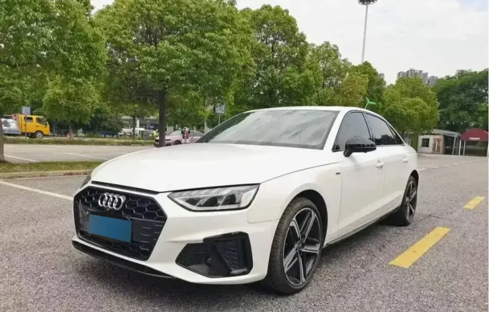 2024 Audi A4L 2.0T 190HP L4 7DCT