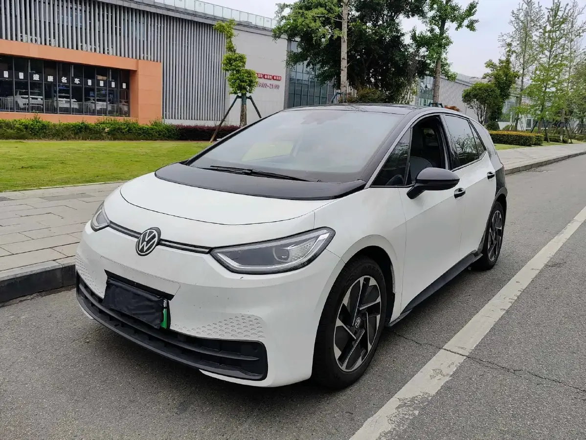 2025 Volkswagen ID.3 BEV 52.8KWH