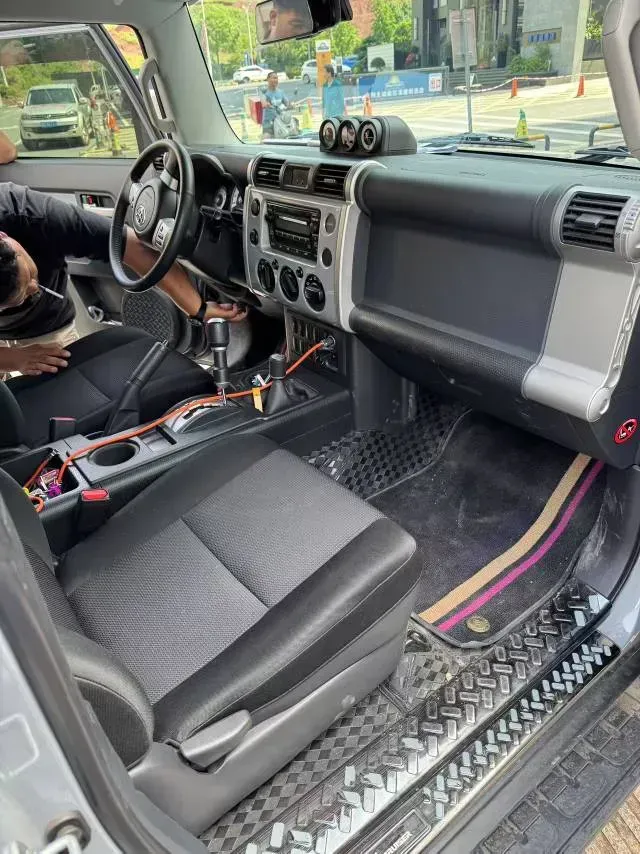 2013 Toyota FJ Cruiser 4.0L 272HP V6 5AT,autocango,china used car exporter,china ev exporter,chinese used car exporter,chinese used ev exporter