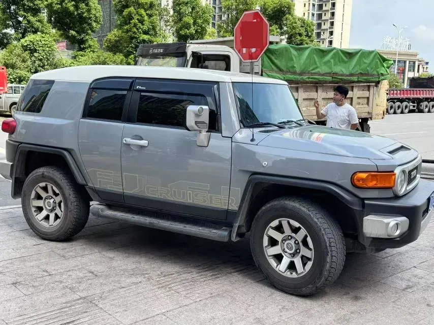 2013 Toyota FJ Cruiser 4.0L 272HP V6 5AT,autocango,china used car exporter,china ev exporter,chinese used car exporter,chinese used ev exporter