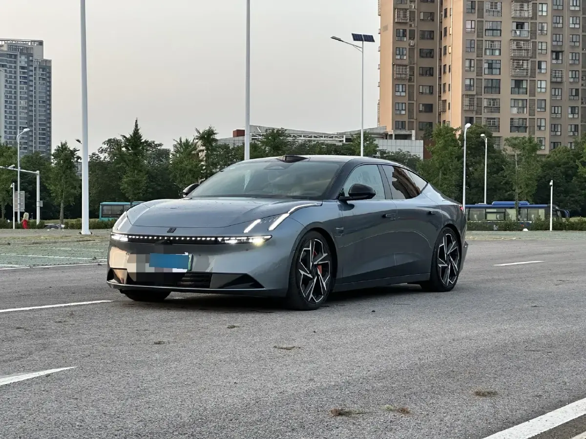 2025 LYNK&CO Z10 BEV 95KWH