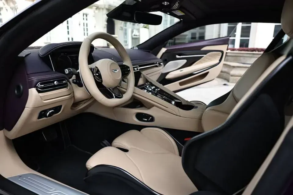 2023 Aston Martin DB12 4.0T 680HP V8 8AT,autocango,china used car exporter,china ev exporter,chinese used car exporter,chinese used ev exporter