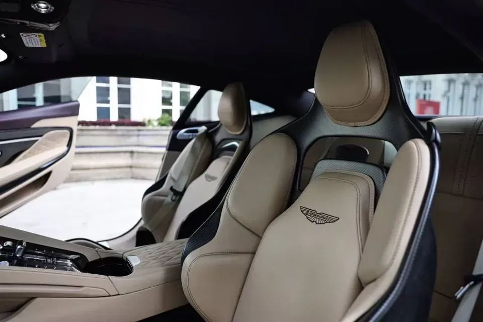 2023 Aston Martin DB12 4.0T 680HP V8 8AT,autocango,china used car exporter,china ev exporter,chinese used car exporter,chinese used ev exporter