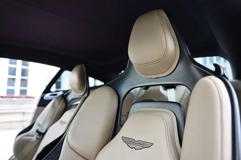 2023 Aston Martin DB12 4.0T 680HP V8 8AT,autocango,china used car exporter,china ev exporter,chinese used car exporter,chinese used ev exporter