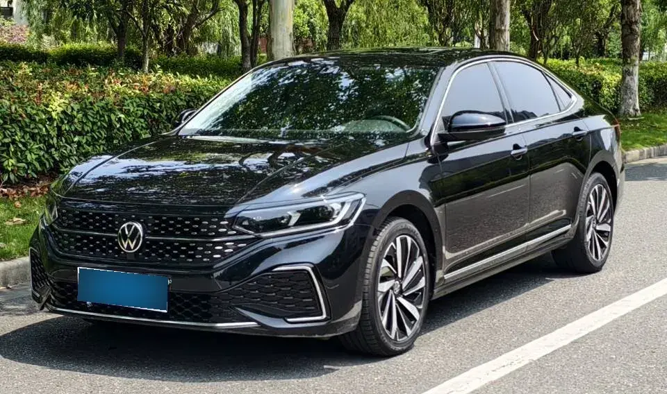 2022 Volkswagen Passat 2.0T 186HP L4 7DCT