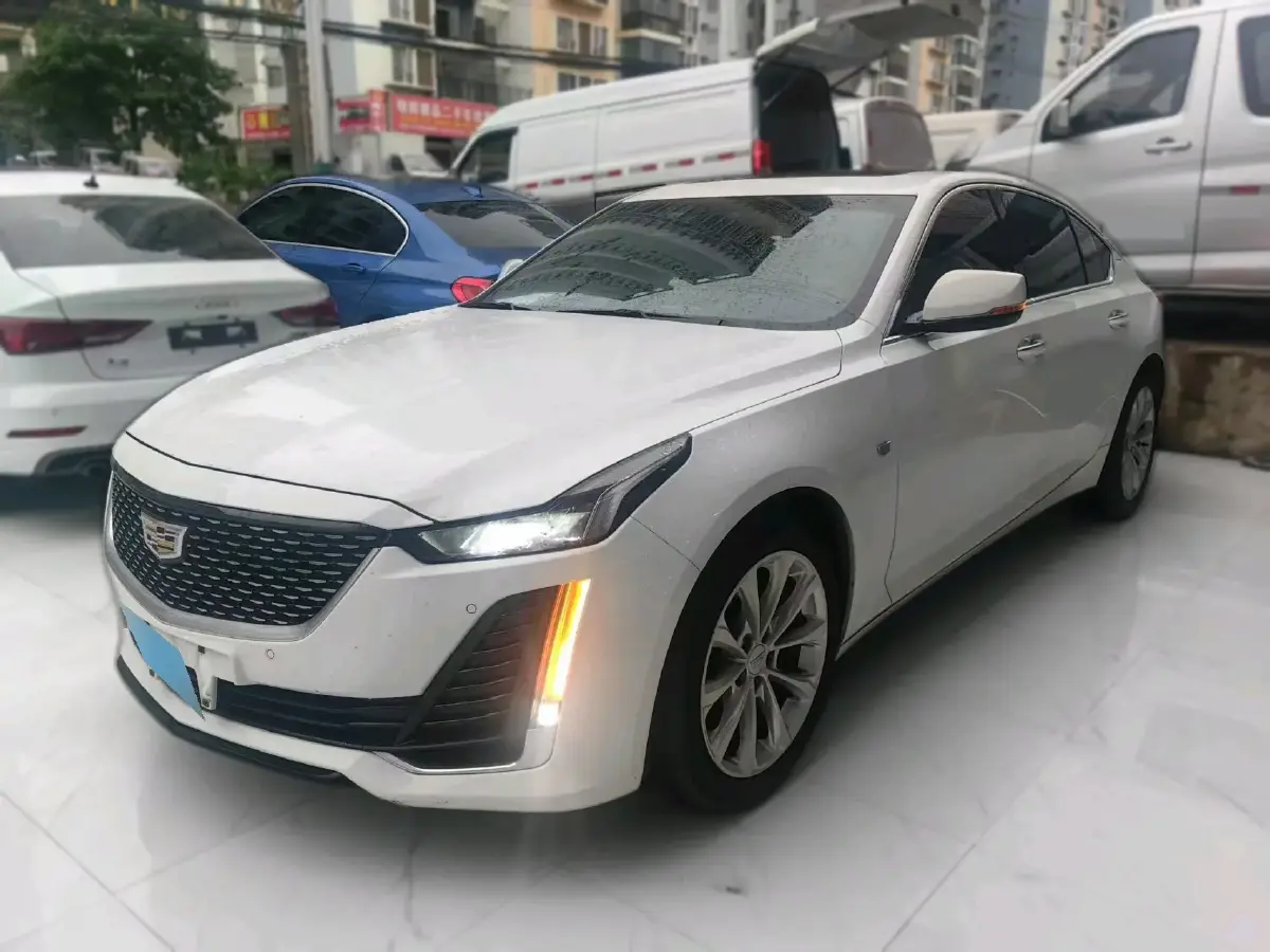 2022 Cadillac CT5 2.0T 237HP L4 10AT