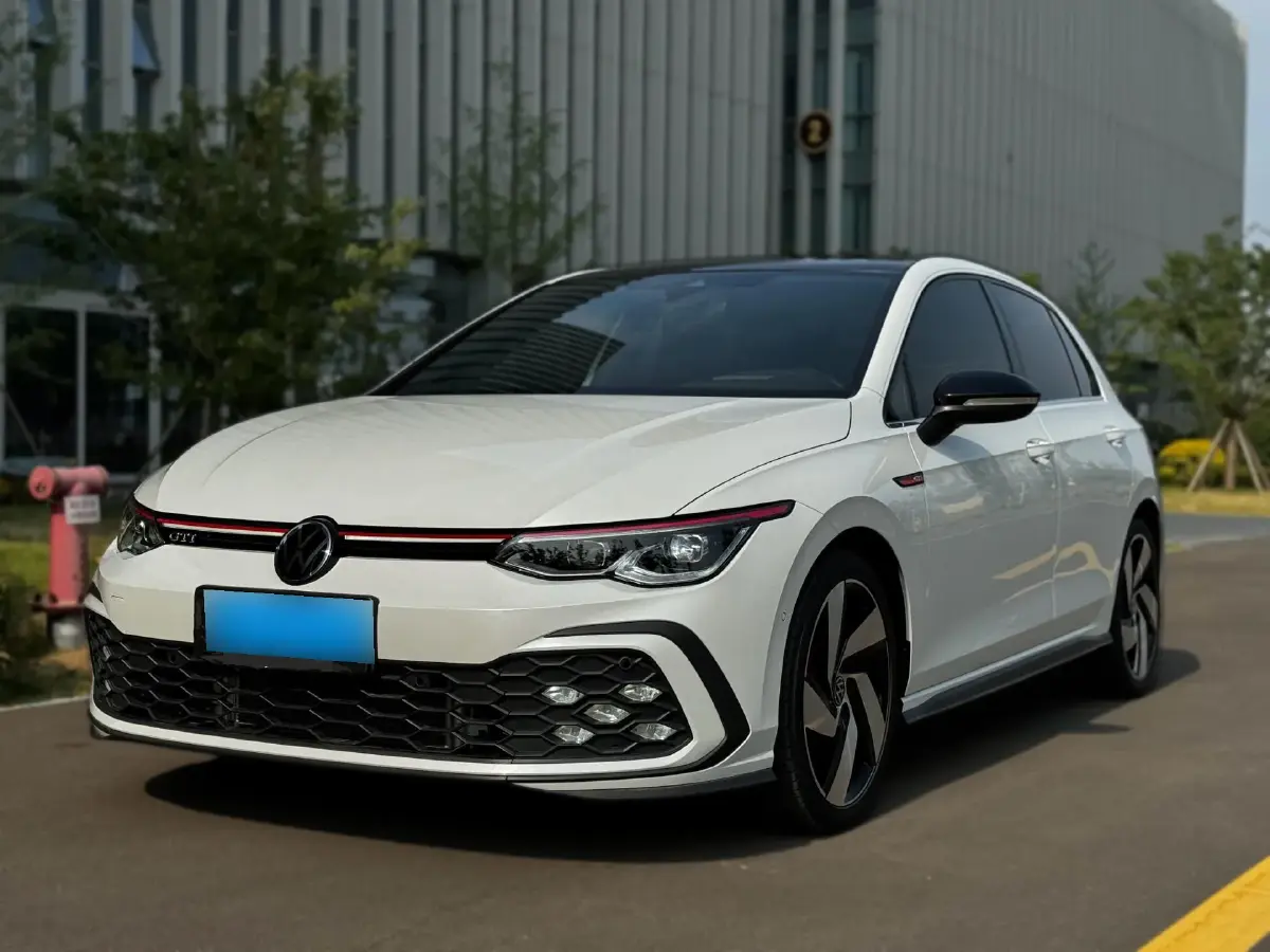 2023 Volkswagen GolfGTI 2.0T 220HP L4 7DCT