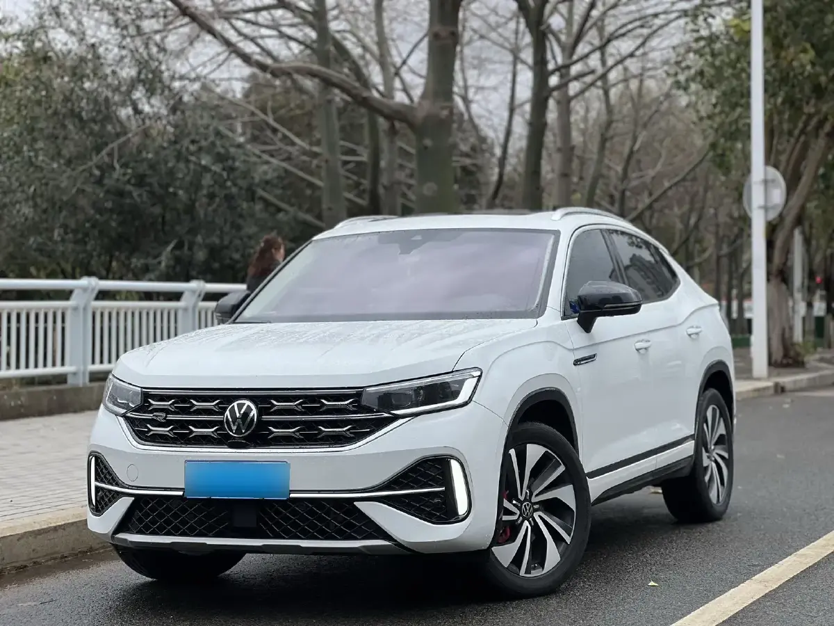 2023 Volkswagen Tayron X 2.0T 186HP L4 7DCT